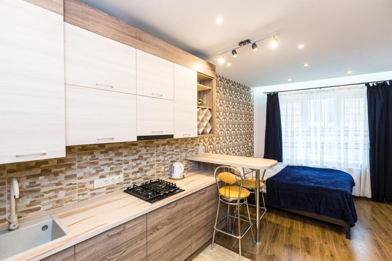 2 Kn. Romana Apartment Lviv Exteriör bild