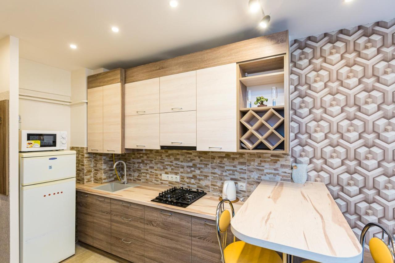 2 Kn. Romana Apartment Lviv Exteriör bild