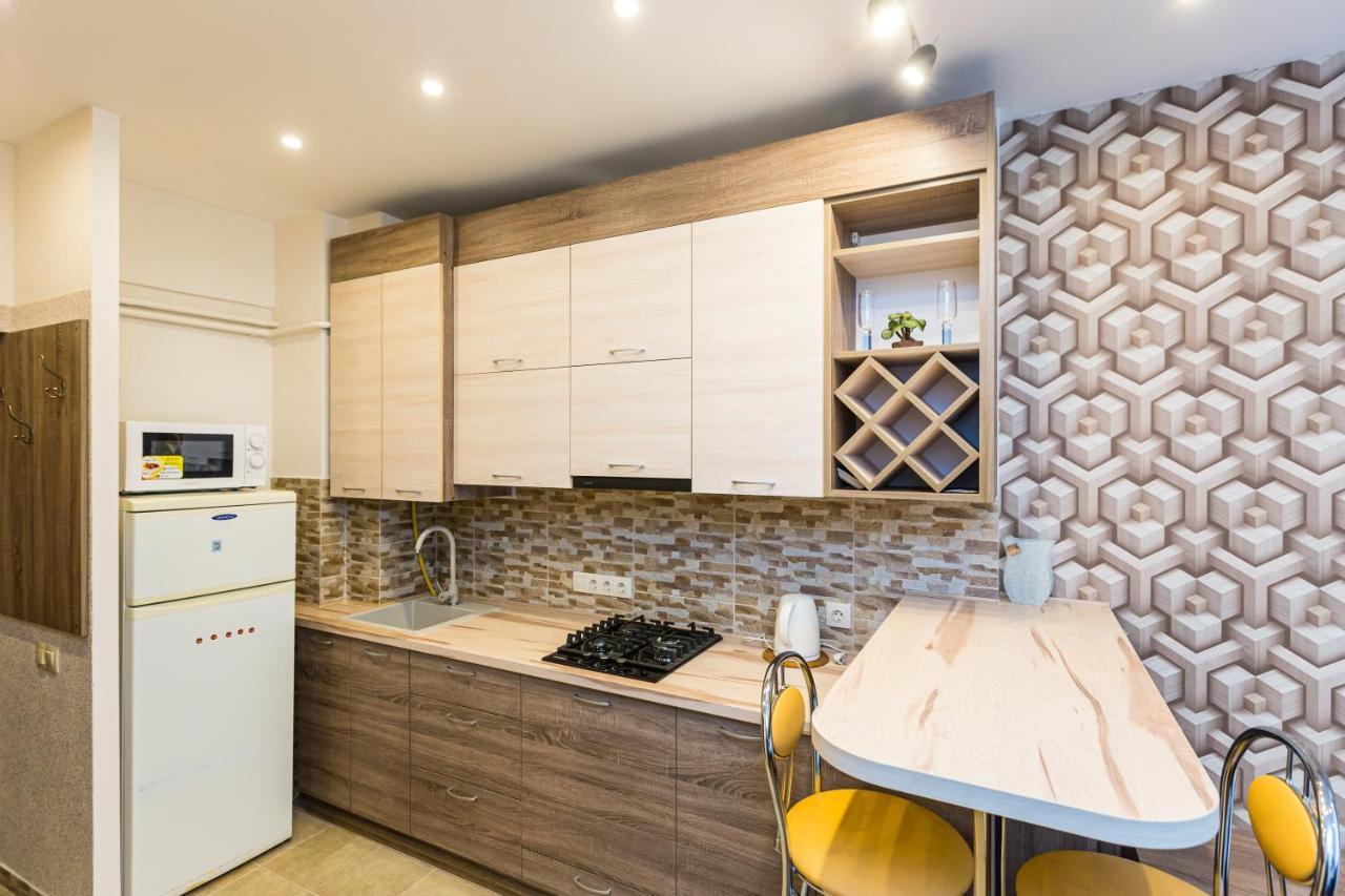 2 Kn. Romana Apartment Lviv Exteriör bild